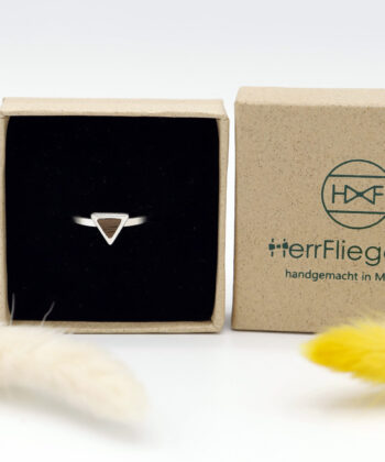 ring dreieck silber nussbaum schachtel scaled