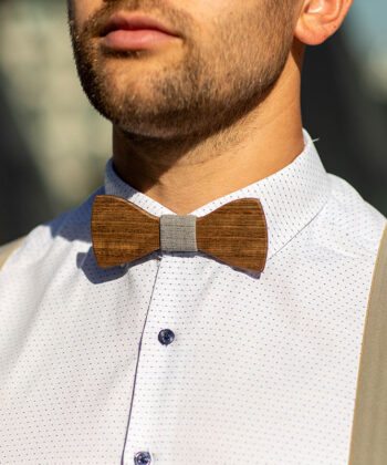 mann mit holzfliege beige handgemacht